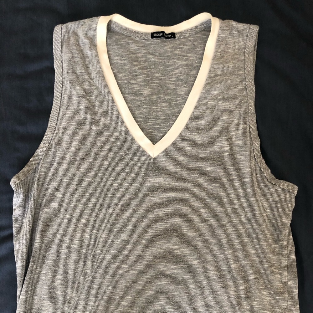 V neck vest men size m